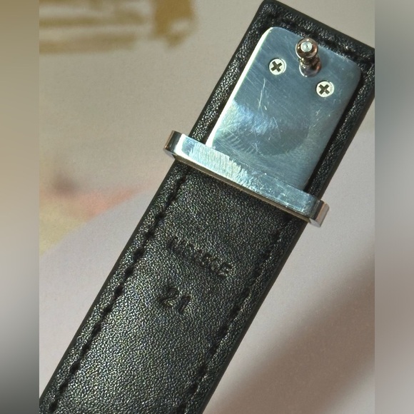 COPY - COPY - Louis Vuitton Slim Leather Bracelet Adjustable
Size - Picture 3 of 12